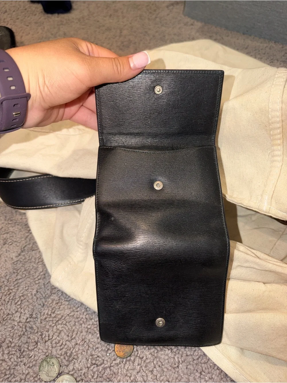 Gucci Black Leather Men's Bi-Fold Wallet with Silver Hardware